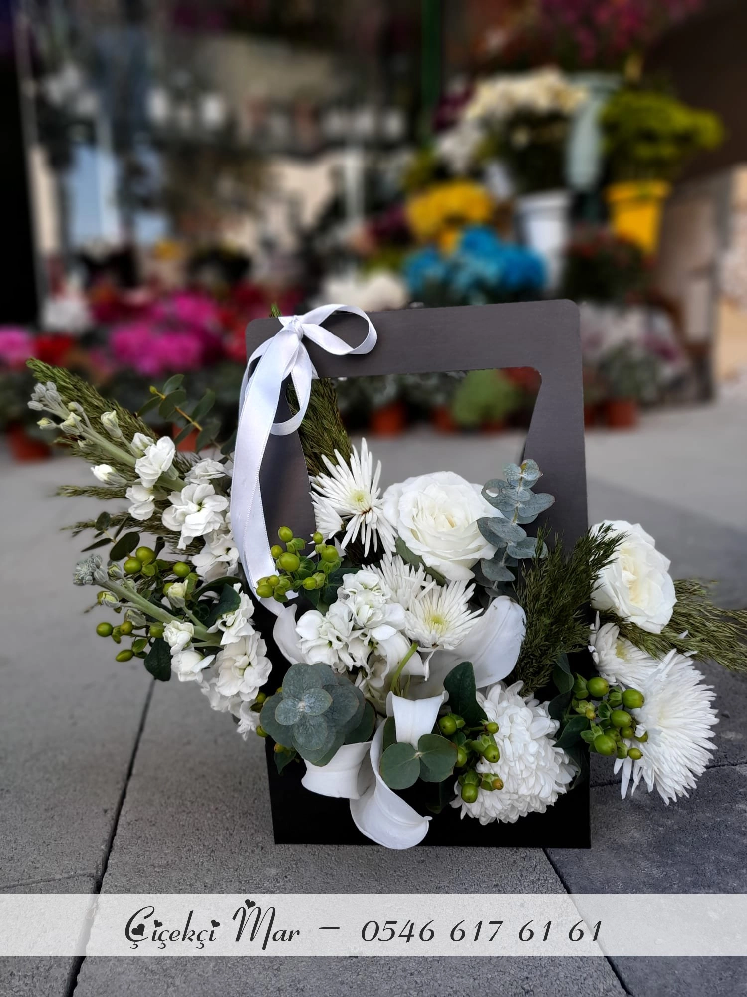 Çantada Çiçek Beyaz Çiçekler