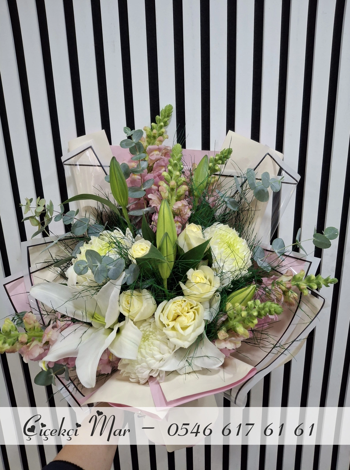 Kazabilanka Anastasia Ve Gül Buketi