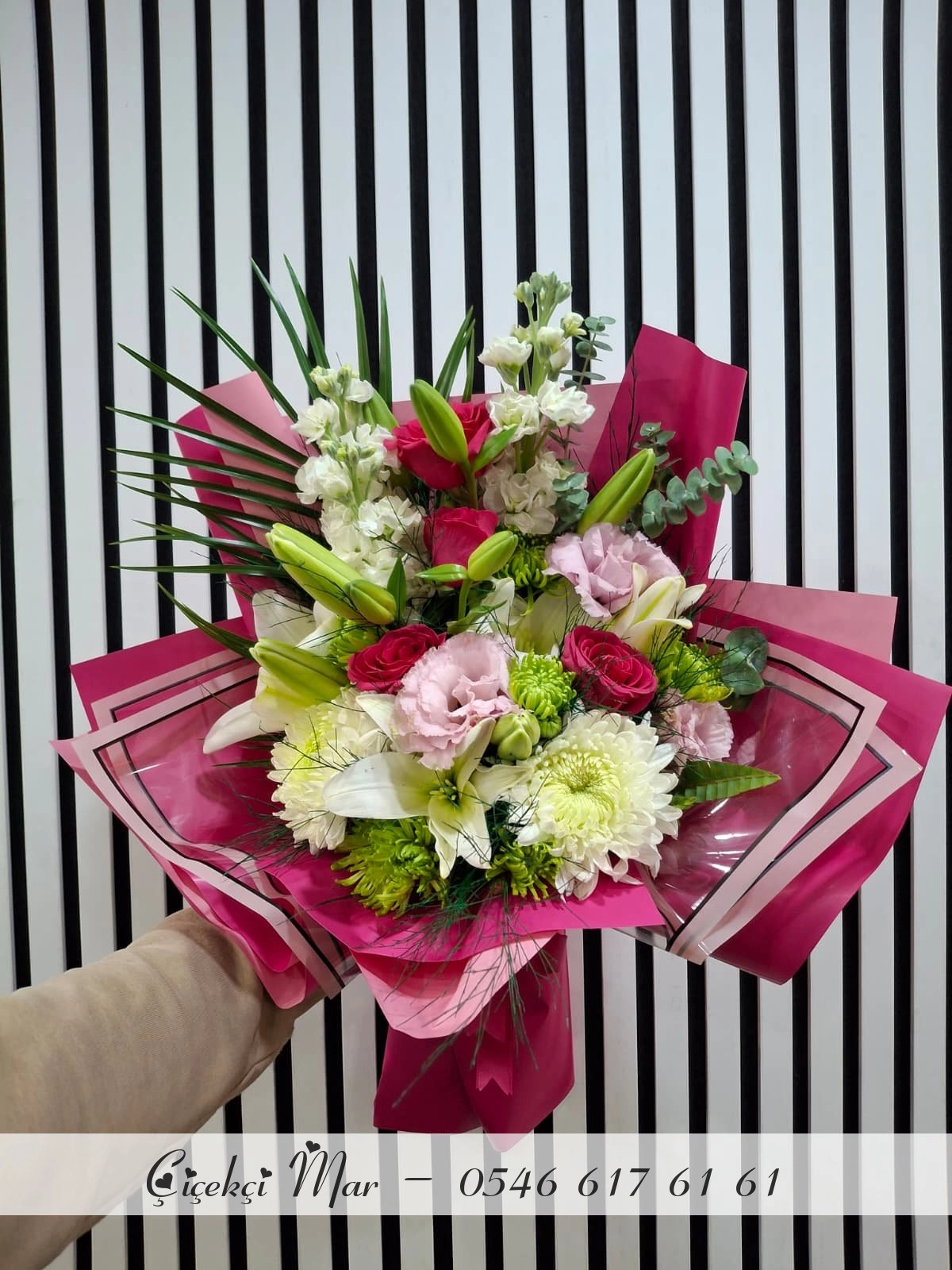 Kırmızı Kağıt Gül Lilyum Karışık Buket