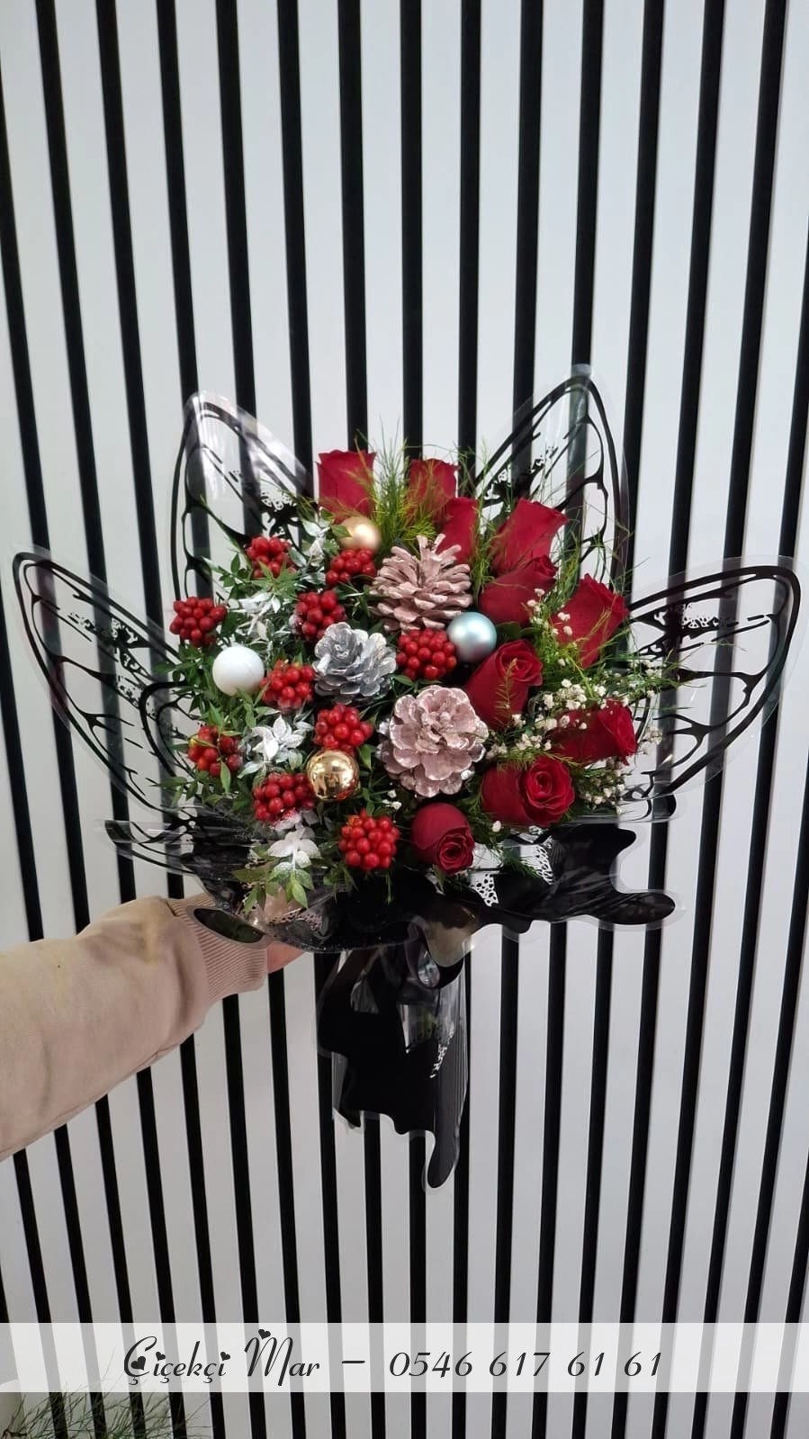 Kokina Ve Gül Karışımı Buket Kelebek Kanat