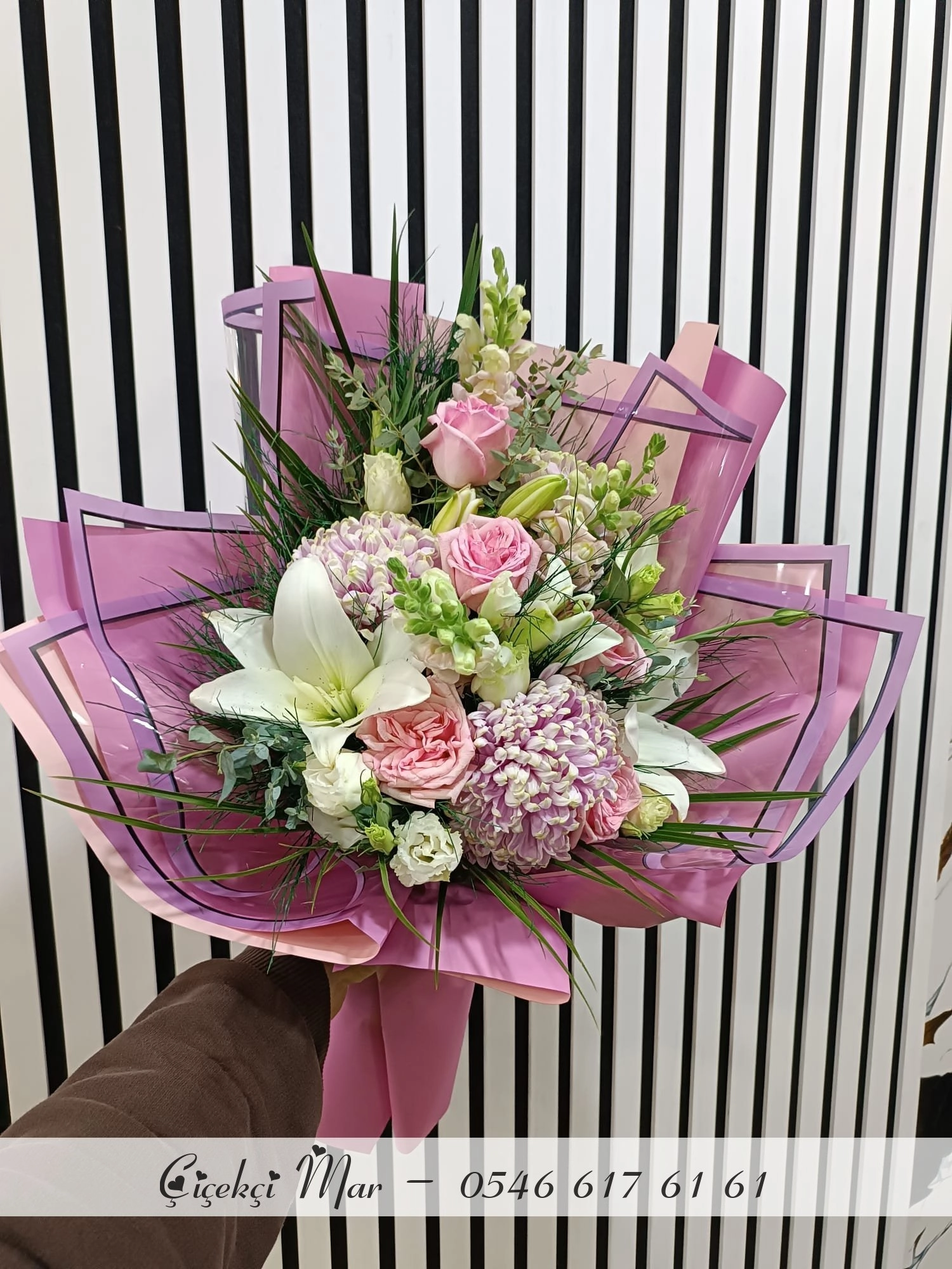 Pembe Kağıt Gül Lilyum Karışık Buket