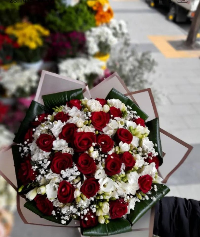 34 Adet Gül Buketi
