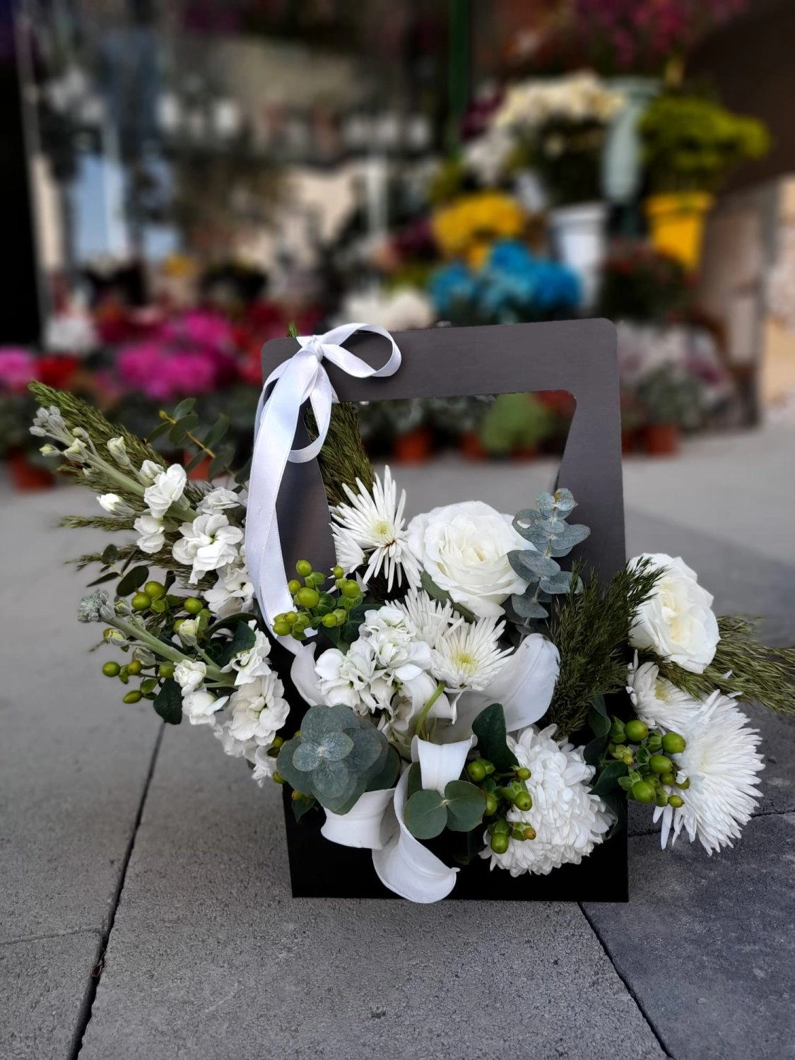 Çantada Çiçek Beyaz Çiçekler