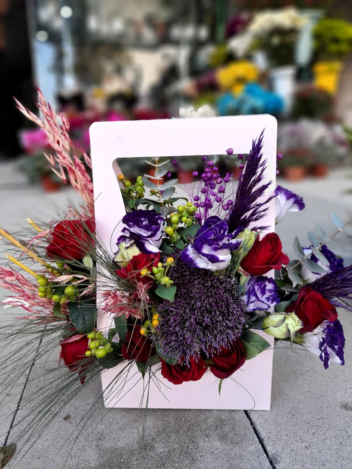 Çantada Çiçek Mor Çiçekler