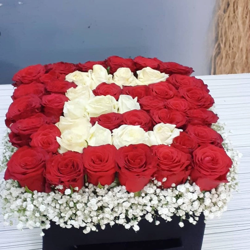 Kare Kutuda Harfli Gül