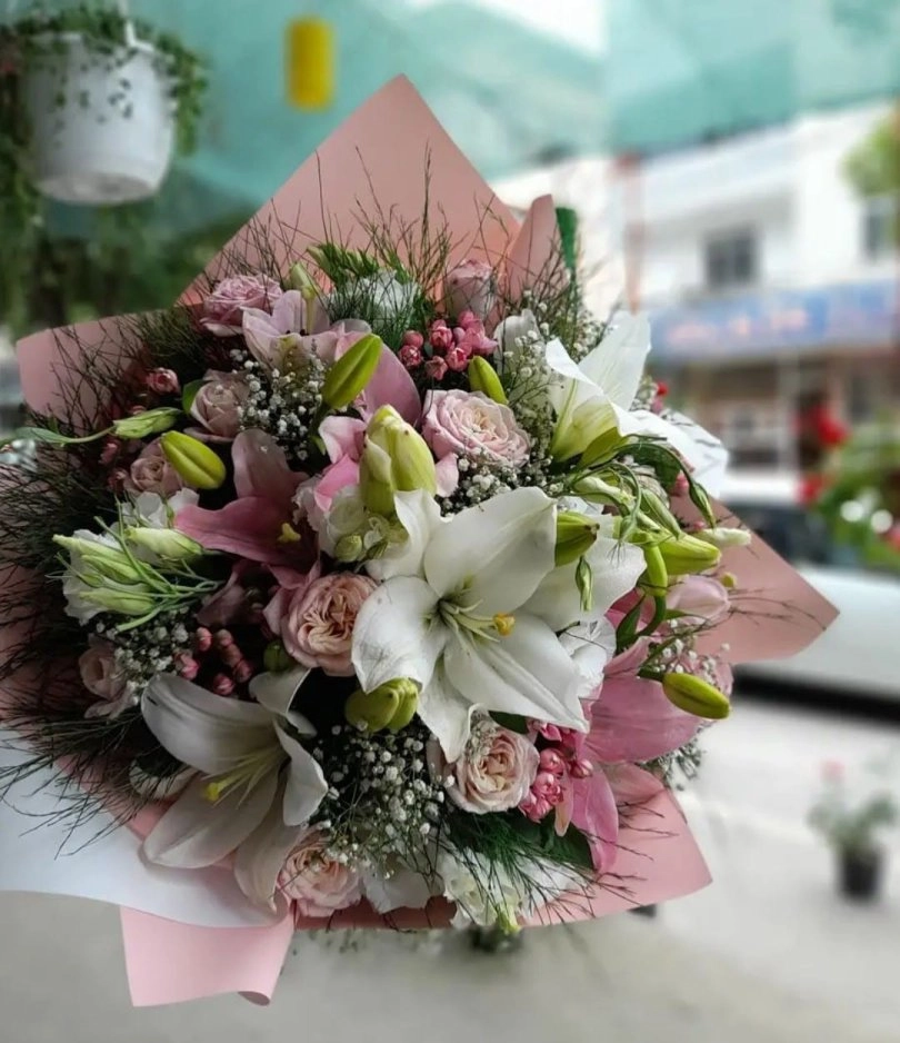 Lilyum Ve Gul Lisyantus